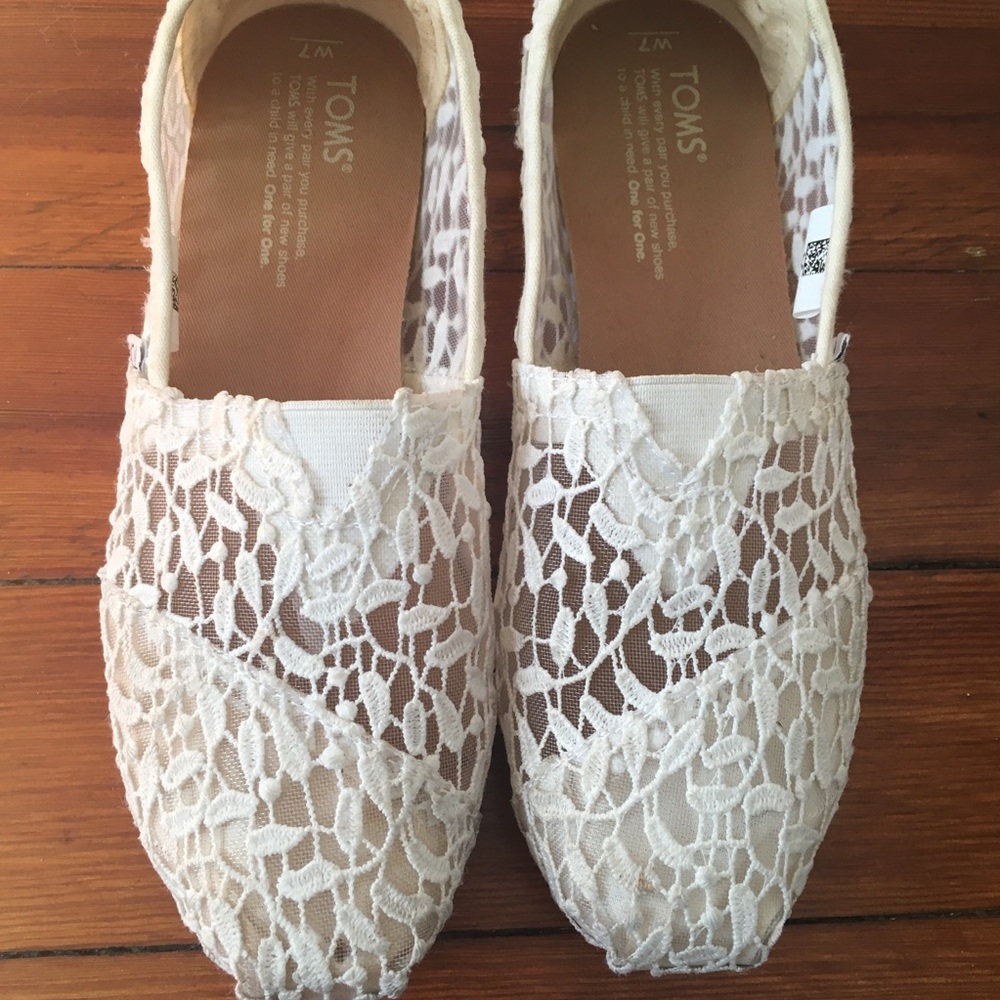 White Lace Toms